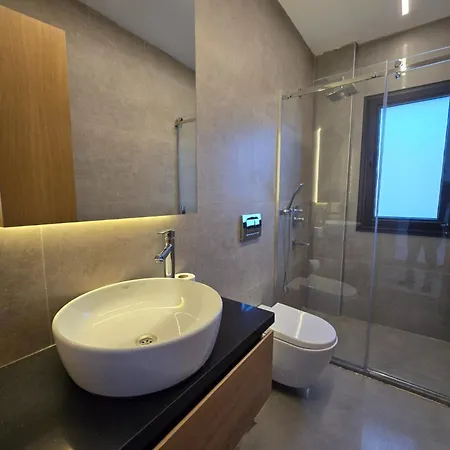 Ayayorgi Sueper Havuzlu Yeni Βίλα *