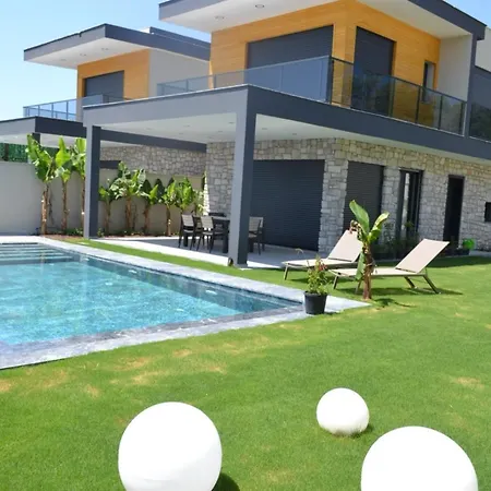 Villa Ayayorgi Sueper Havuzlu Yeni *