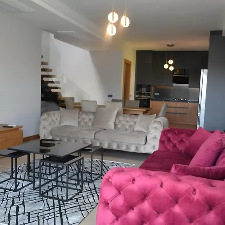 Ayayorgi Sueper Havuzlu Yeni Villa Çeşme