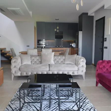 Villa Ayayorgi Sueper Havuzlu Yeni Çeşme