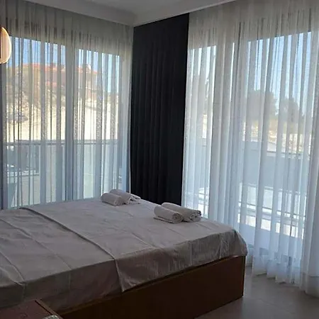Villa Ayayorgi Sueper Havuzlu Yeni Çeşme