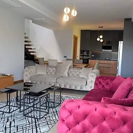 Ayayorgi Sueper Havuzlu Yeni Villa