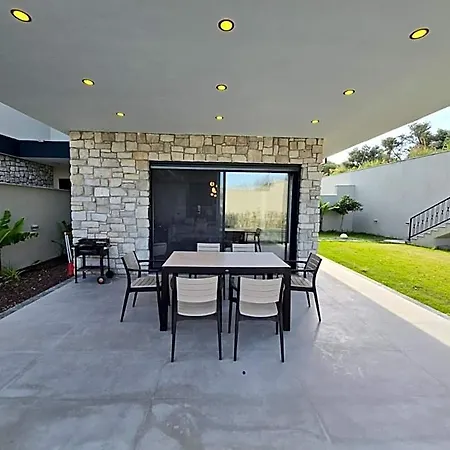 Ayayorgi Sueper Havuzlu Yeni Villa Çeşme