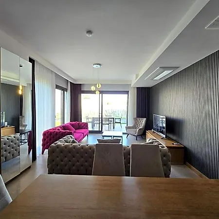 Ayayorgi Sueper Havuzlu Yeni Villa *