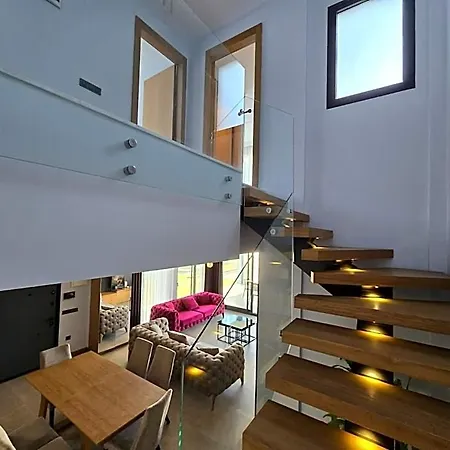 Ayayorgi Sueper Havuzlu Yeni Villa *