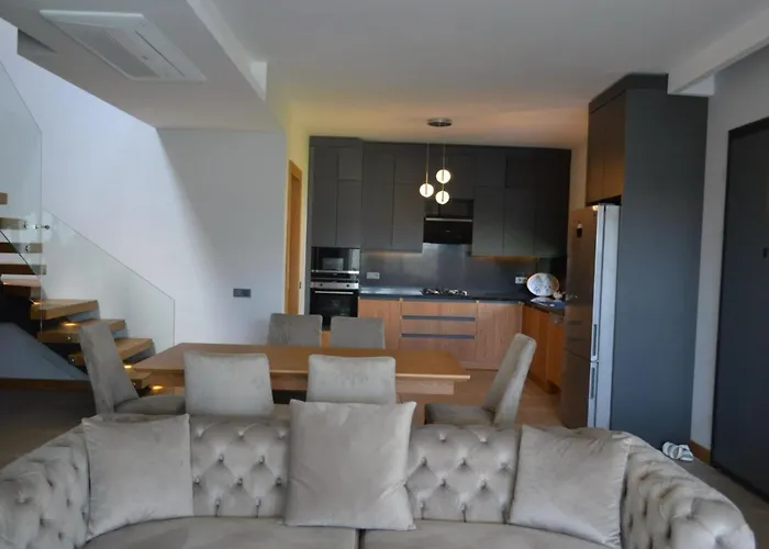 Ayayorgi Sueper Havuzlu Yeni Villa Cesme